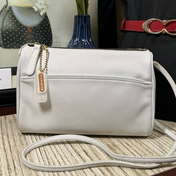 Coach Handbags - Vintage Coach White Slim Zip Bag 4018